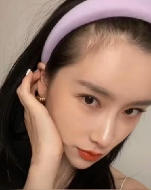 已知有三均被李汶翰否认如今“第四任”又曝其玩暧昧劈腿(图4)