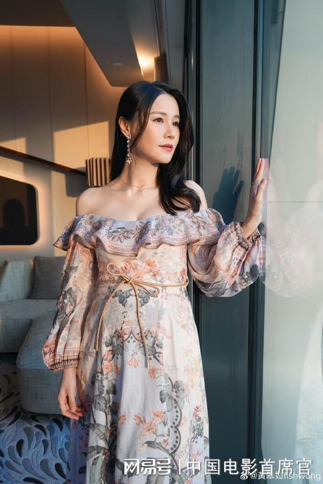 TVB恩爱夫妻为儿子庆祝满月！小家伙头发浓密妈妈素颜难掩星味(图8)