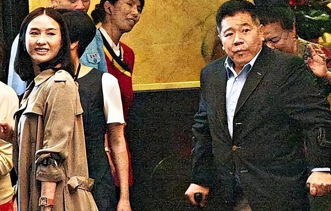 嫁给“老男人”的5位女星个个肤白貌美、气质超群到底图个啥(图18)