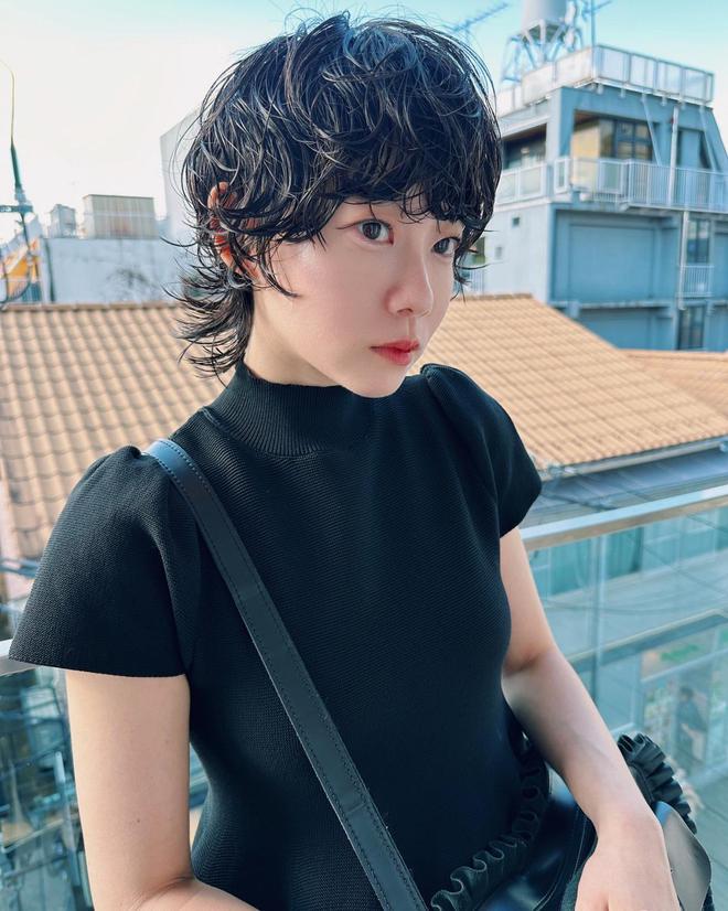 狼尾女士卷发打破常规的时尚革命让每个转身都成为高光时刻(图8)
