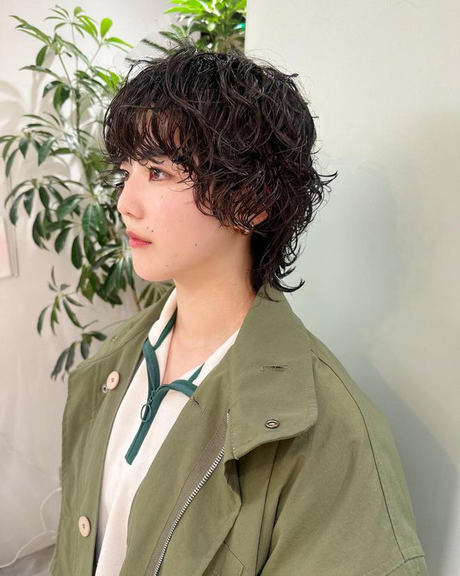 狼尾女士卷发打破常规的时尚革命让每个转身都成为高光时刻(图12)