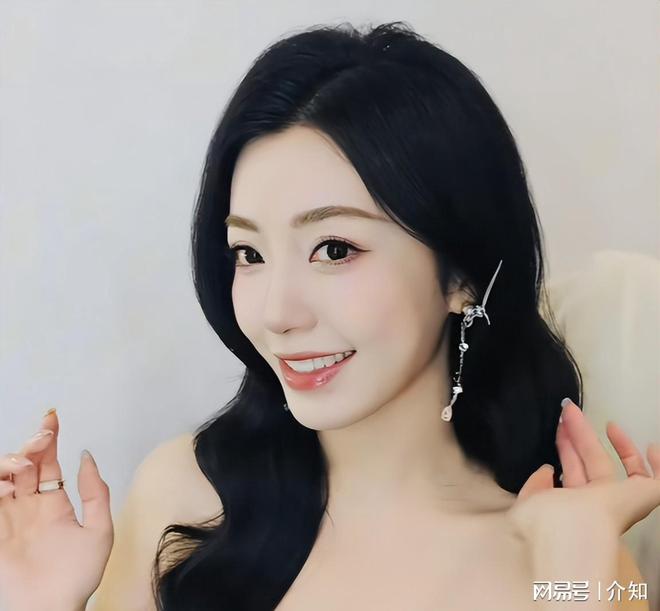 爱奇艺这天短剧女演员纷纷现出“原型”网友：治好了容貌焦虑(图5)