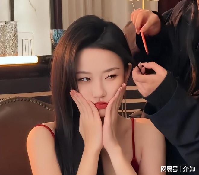 爱奇艺这天短剧女演员纷纷现出“原型”网友：治好了容貌焦虑(图7)
