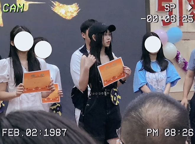 广东美女简小淇去世！仅21岁获校园十大歌手第一模样俊俏且酷(图7)