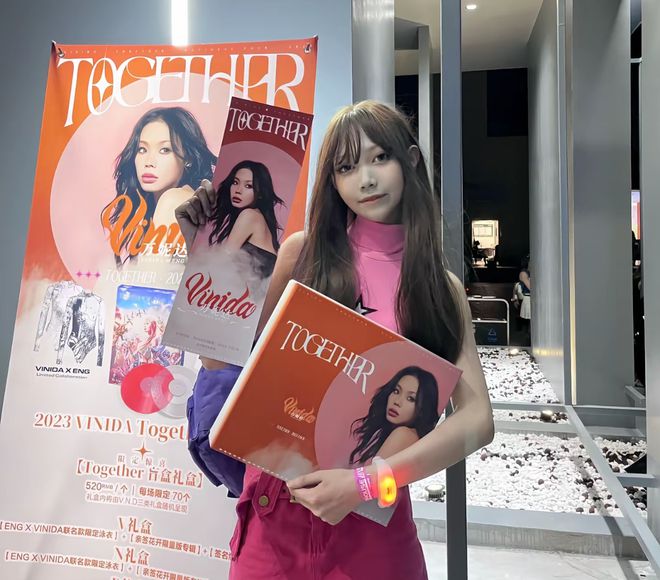 广东美女简小淇去世！仅21岁获校园十大歌手第一模样俊俏且酷(图10)