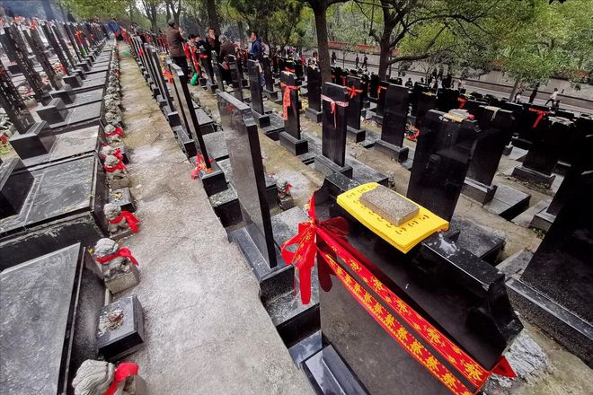 “清明上坟有5忌犯了大忌丢财气”下周五清明有啥讲究？(图5)