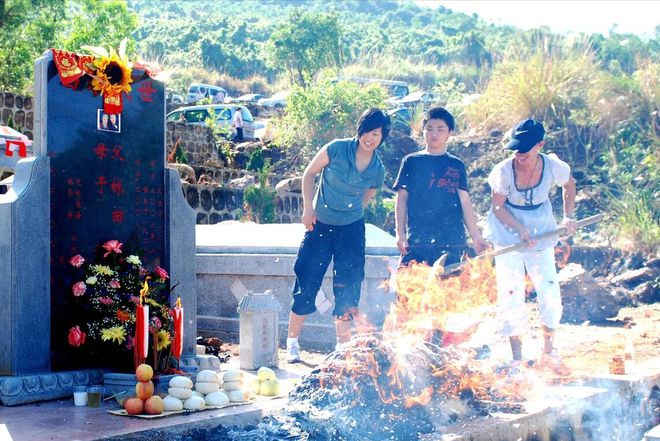 “清明上坟有5忌犯了大忌丢财气”下周五清明有啥讲究？(图4)