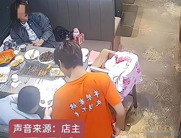 易倍体育网站：天津烧烤店最丑陋的一幕曝光揭露了专坑老实人的病态群体(图4)