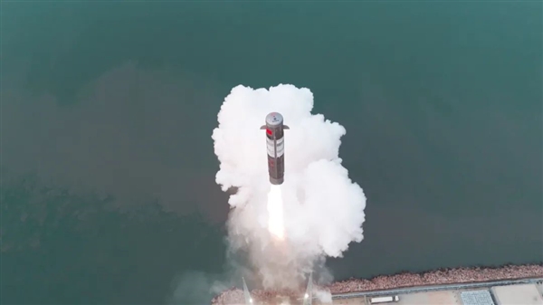 Emc易倍体育：淘宝首次火箭送快递实验成功！一发能装10吨货(图1)