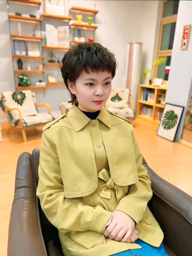 短发新势力：重塑风格绽放多元魅力(图7)