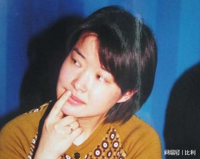 王雪纯：父亲是中央电视台台长自己是才女为何结婚30年无子女(图4)