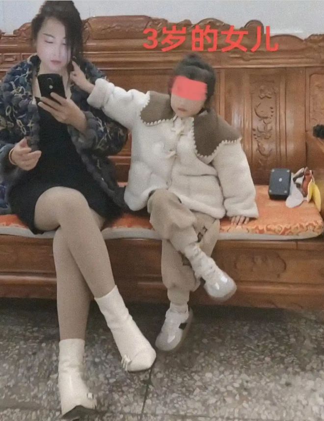 Emc易倍体育：50多岁婆婆爱打扮儿媳和她一起被误认是姐妹儿媳：怕她谈恋爱(图5)