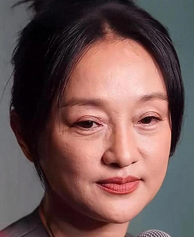 易倍体育网站：无滤镜后刘德华满脸褶苏有朋大姨相张雨绮“扭曲脸”忍不了(图6)