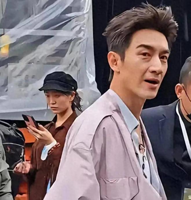 易倍体育网站：无滤镜后刘德华满脸褶苏有朋大姨相张雨绮“扭曲脸”忍不了(图21)
