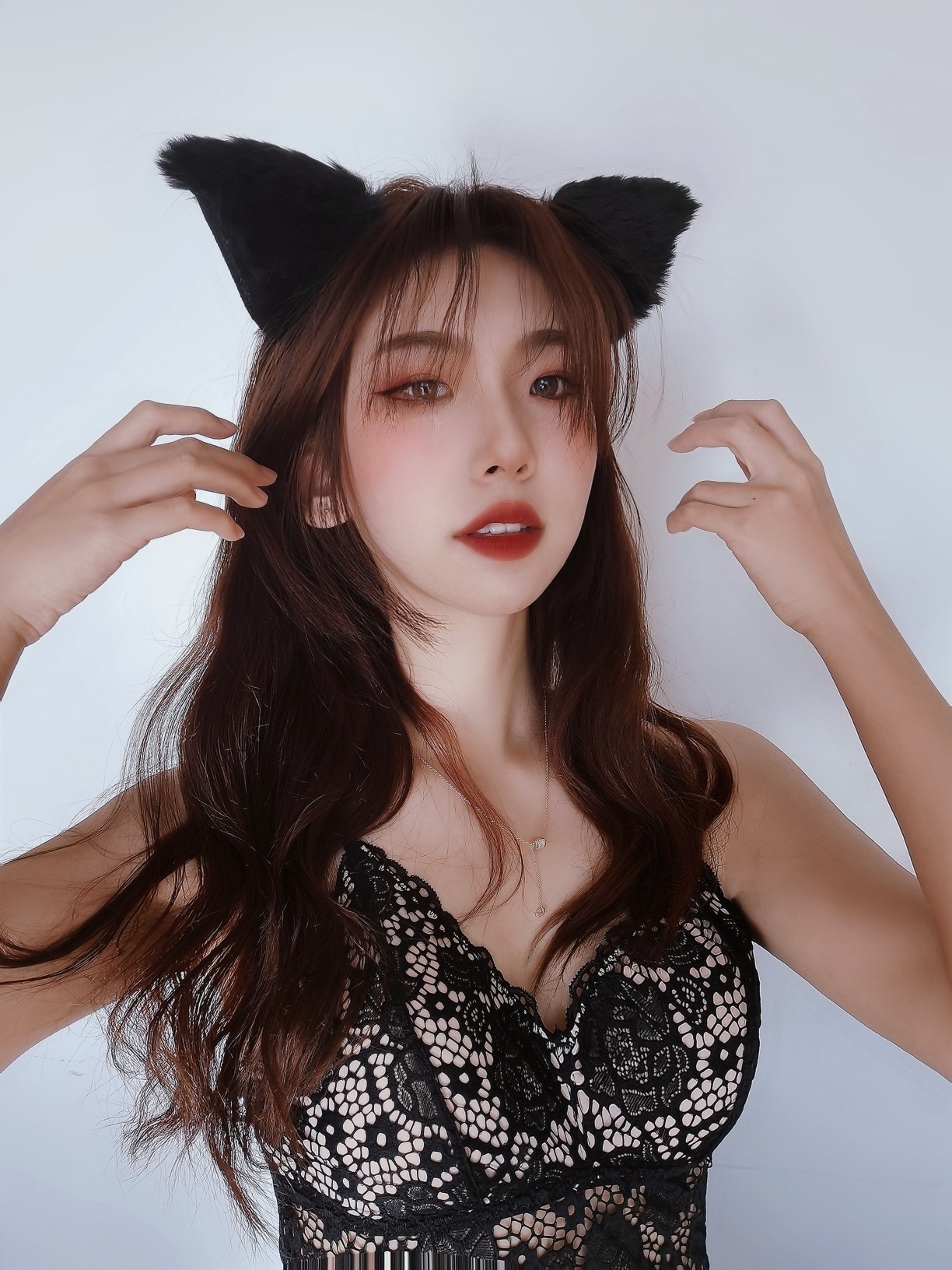 美女➕光屁屁➕无内衣完整版(图1)