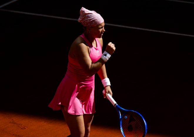 Emc易倍体育：两个6-0零封对手！13号种子施耐德送双蛋晋级WTA1000赛16强(图1)