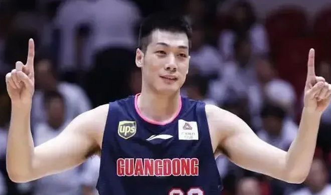 恭喜任骏飞官宣加盟新球队不是宏远已和球队汇合(图3)