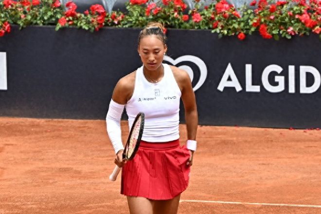 WTA战报：郑钦文2-0晋级！3连胜狂赚90万杀进8强会师萨巴伦卡(图1)